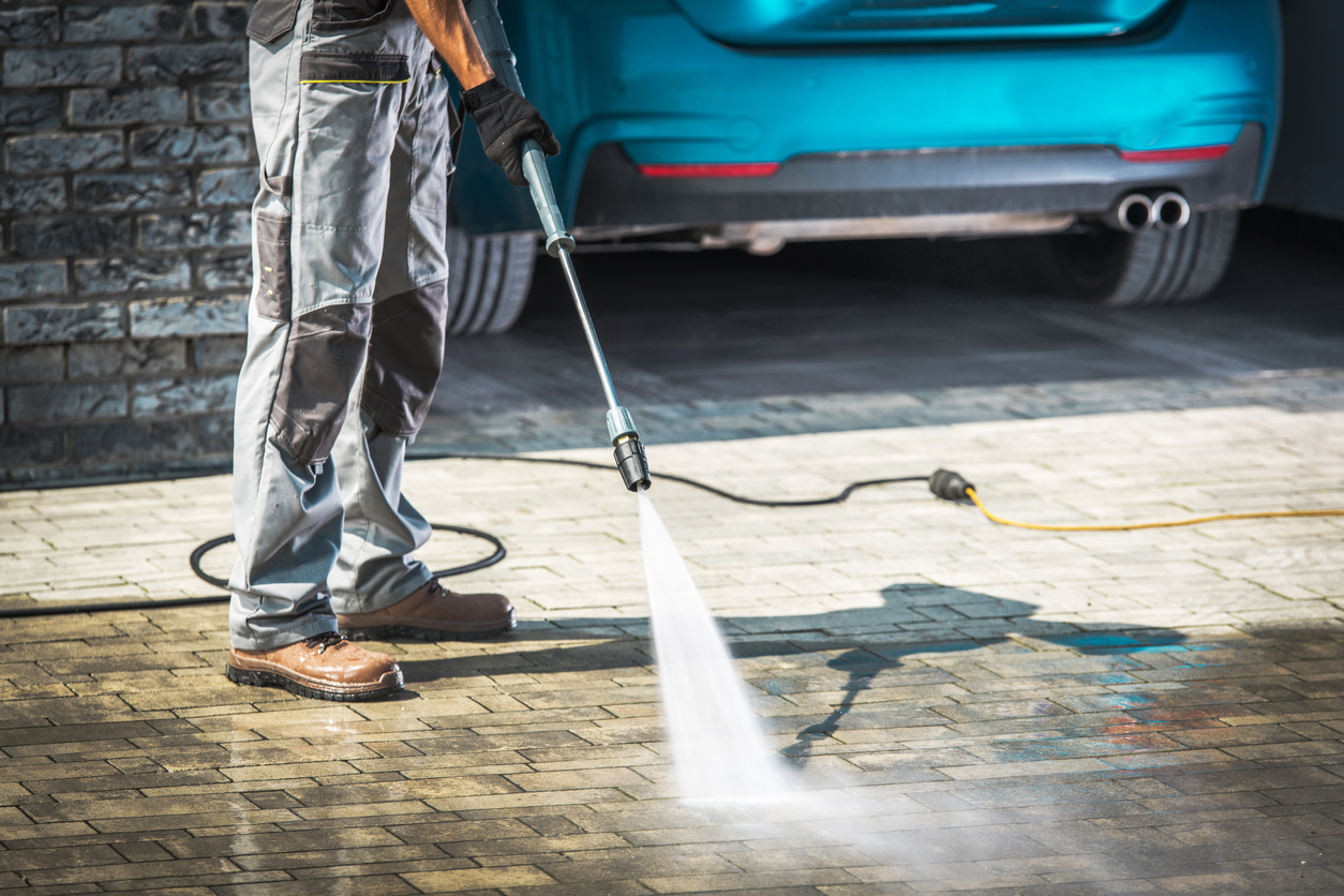 Cobble Driveway Power Washing in Fremont